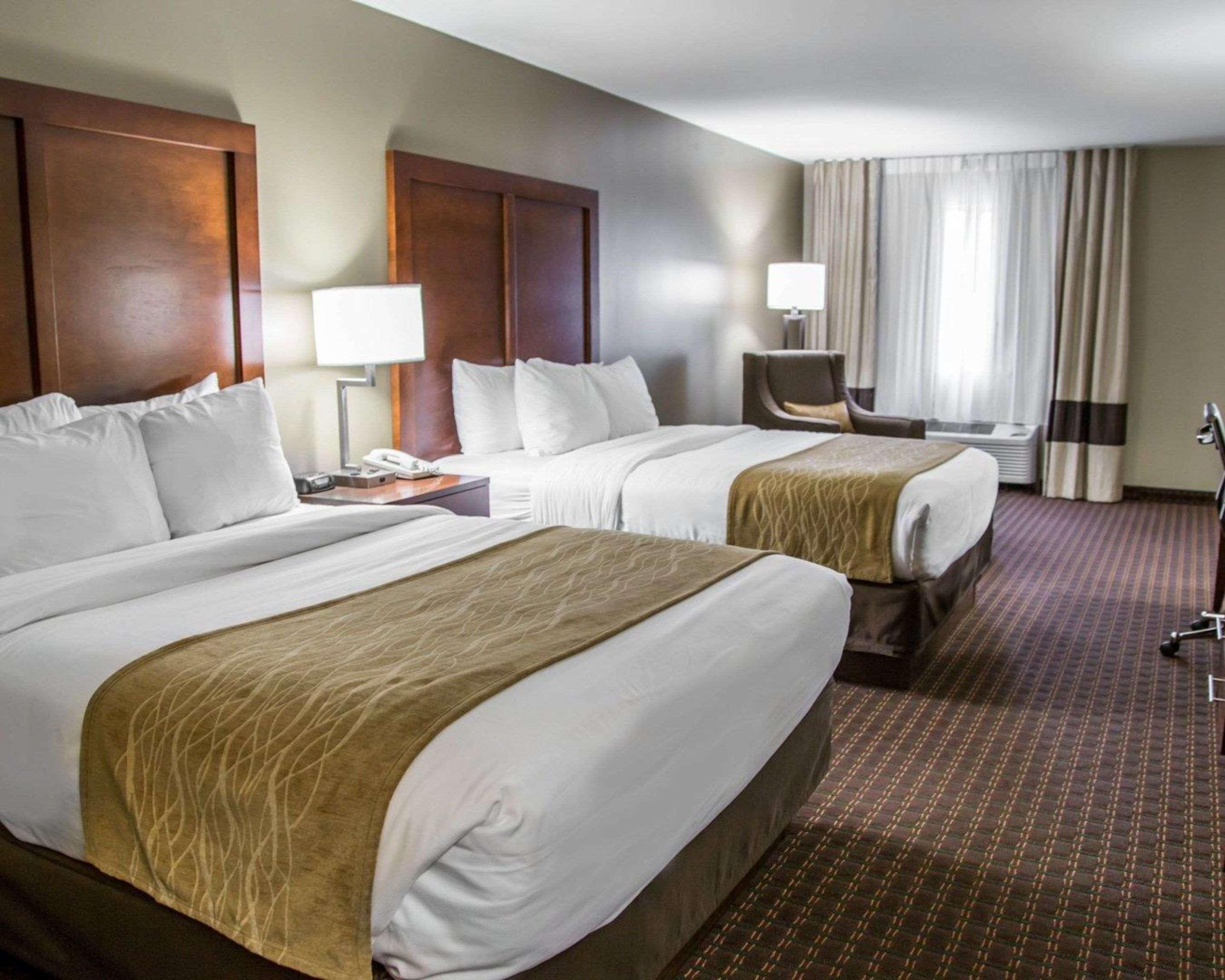Comfort Inn & Suites Riverview Near Davenport And I-80 Le Claire Εξωτερικό φωτογραφία