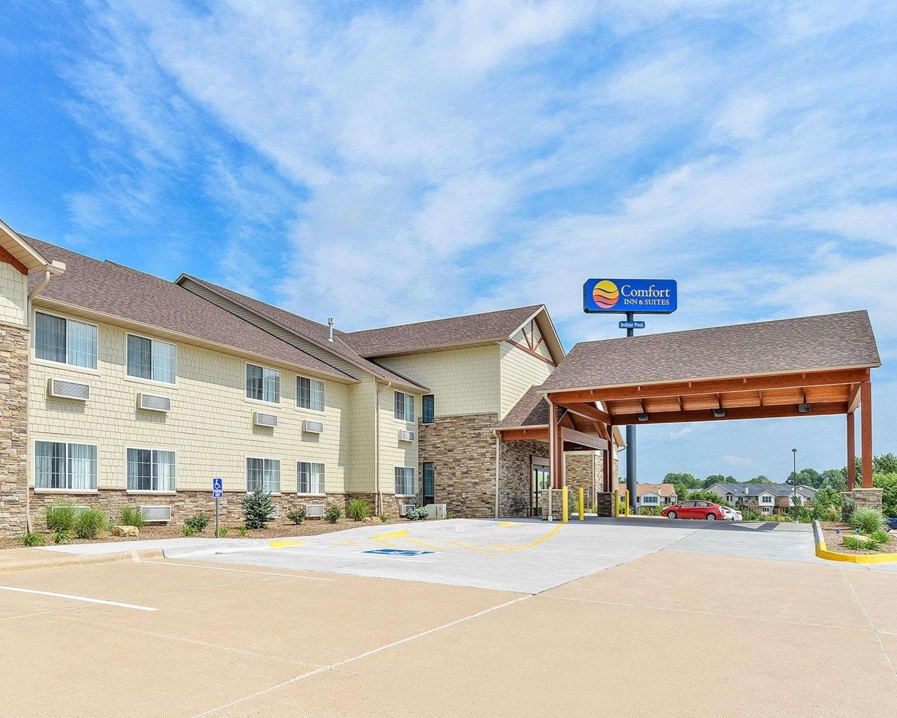 Comfort Inn & Suites Riverview Near Davenport And I-80 Le Claire Εξωτερικό φωτογραφία