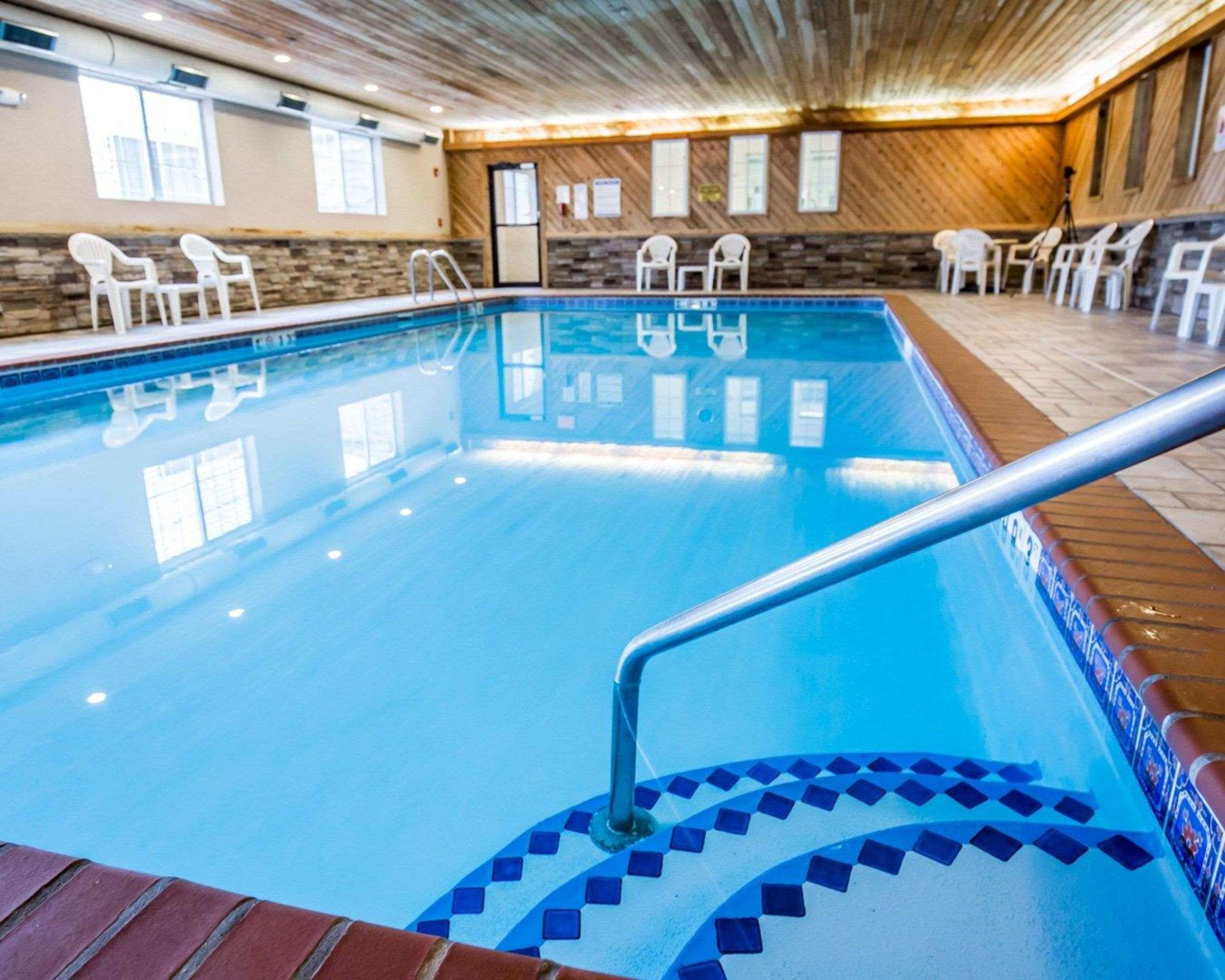 Comfort Inn & Suites Riverview Near Davenport And I-80 Le Claire Εξωτερικό φωτογραφία