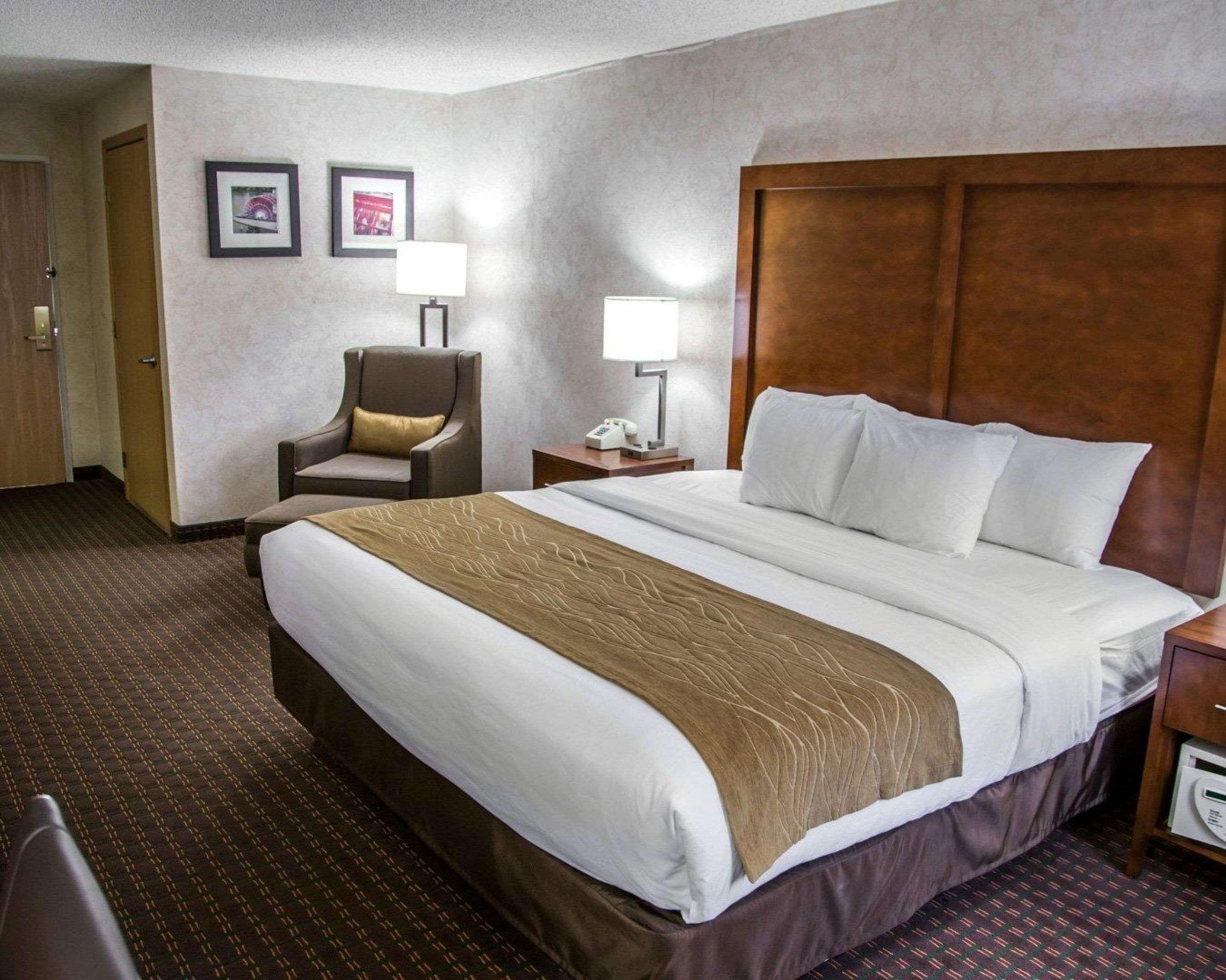 Comfort Inn & Suites Riverview Near Davenport And I-80 Le Claire Εξωτερικό φωτογραφία