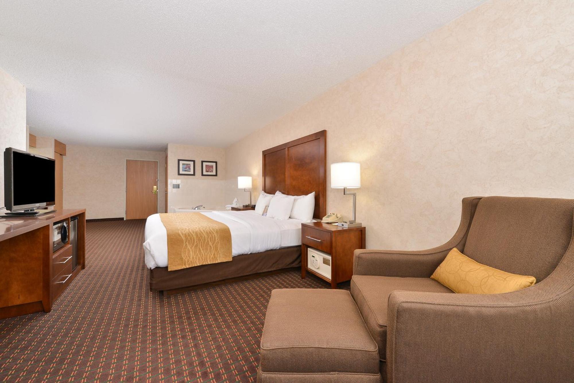 Comfort Inn & Suites Riverview Near Davenport And I-80 Le Claire Δωμάτιο φωτογραφία