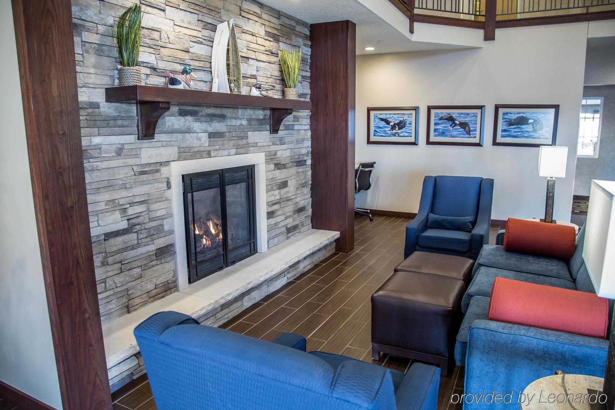 Comfort Inn & Suites Riverview Near Davenport And I-80 Le Claire Εξωτερικό φωτογραφία