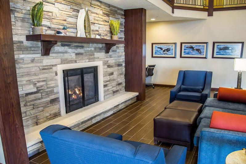 Comfort Inn & Suites Riverview Near Davenport And I-80 Le Claire Εξωτερικό φωτογραφία