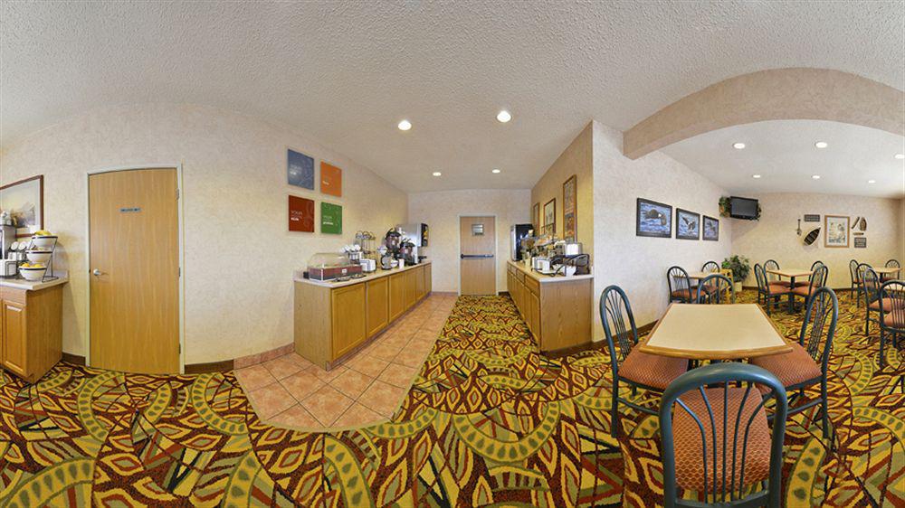 Comfort Inn & Suites Riverview Near Davenport And I-80 Le Claire Εξωτερικό φωτογραφία