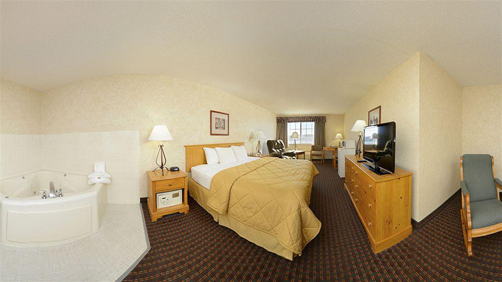 Comfort Inn & Suites Riverview Near Davenport And I-80 Le Claire Εξωτερικό φωτογραφία